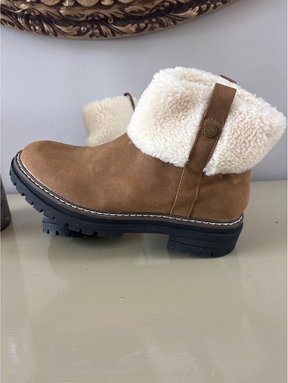 New Nautica Brown Faux Suede Ankle Boots with Shearling Cuff Size 9 women's
